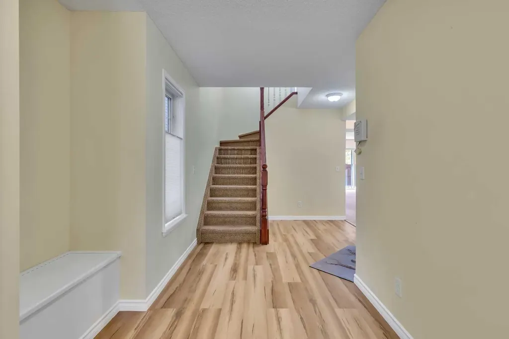 140 Valley Ridge Heights NW Calgary AB T3B 5T3