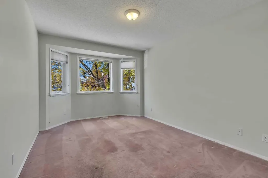 140 Valley Ridge Heights NW Calgary AB T3B 5T3