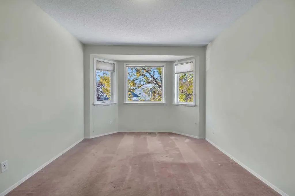 140 Valley Ridge Heights NW Calgary AB T3B 5T3