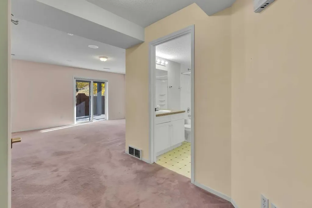 140 Valley Ridge Heights NW Calgary AB T3B 5T3