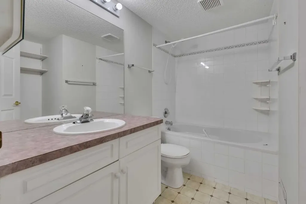 140 Valley Ridge Heights NW Calgary AB T3B 5T3