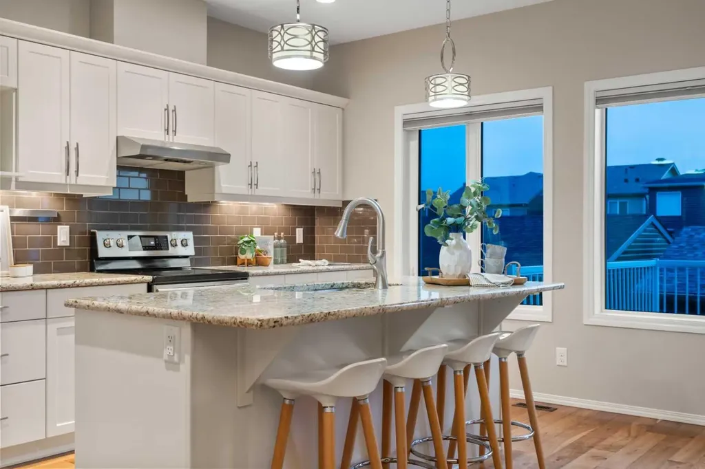 115 Evansborough Crescent NW Calgary AB T3P 0M3