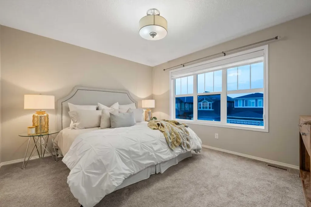 115 Evansborough Crescent NW Calgary AB T3P 0M3