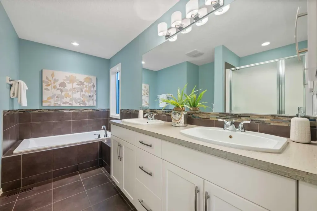 115 Evansborough Crescent NW Calgary AB T3P 0M3