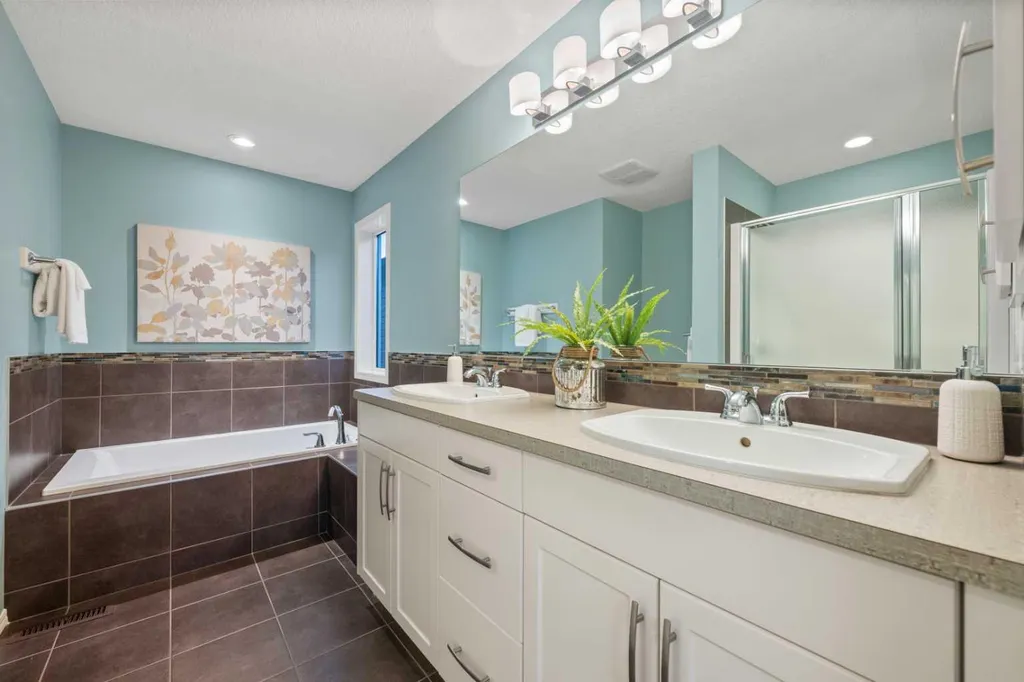 115 Evansborough Crescent NW Calgary AB T3P 0M3