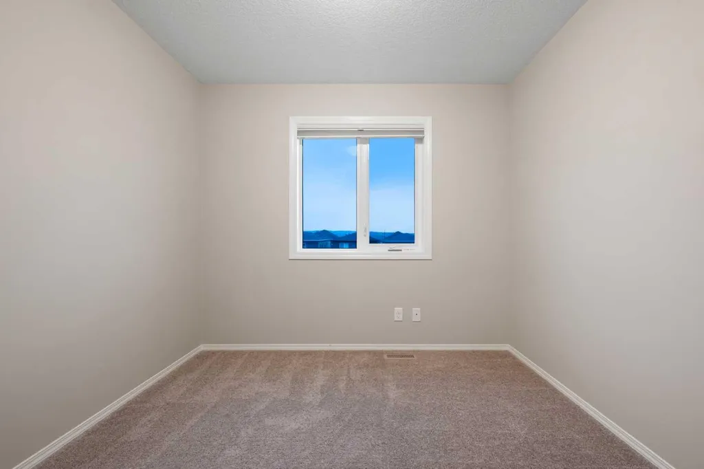 115 Evansborough Crescent NW Calgary AB T3P 0M3