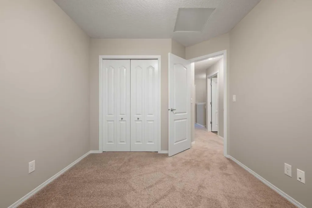115 Evansborough Crescent NW Calgary AB T3P 0M3