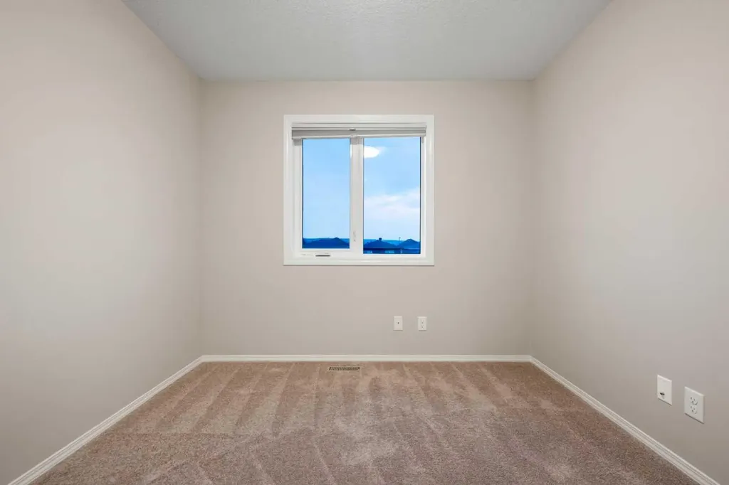 115 Evansborough Crescent NW Calgary AB T3P 0M3
