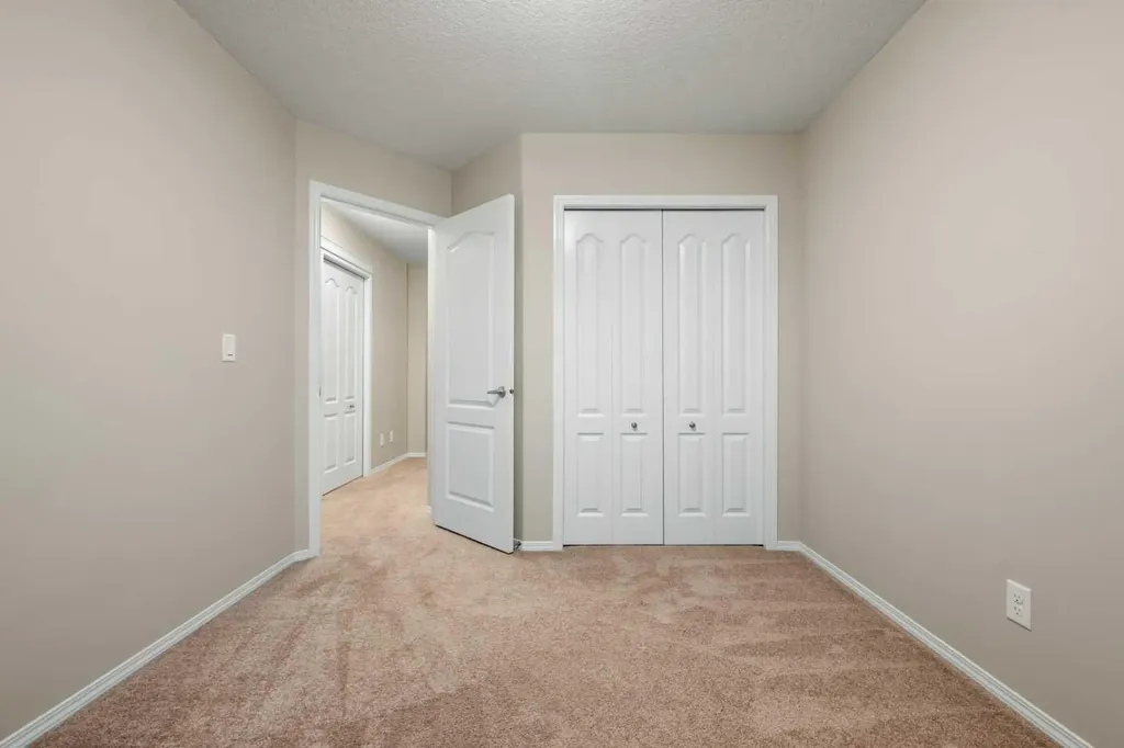115 Evansborough Crescent NW Calgary AB T3P 0M3