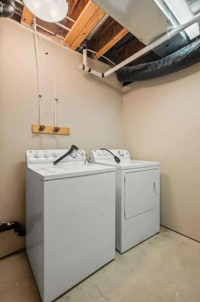 115 Evansborough Crescent NW Calgary AB T3P 0M3