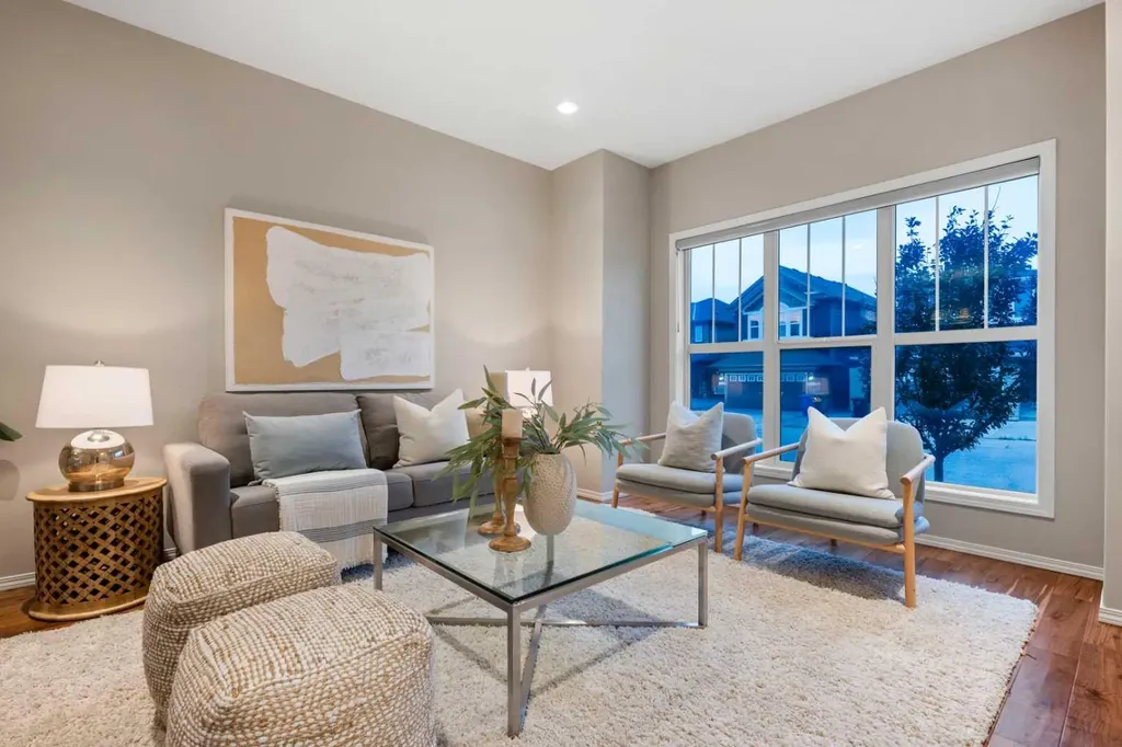 115 Evansborough Crescent NW Calgary AB T3P 0M3