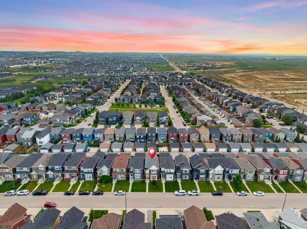 115 Evansborough Crescent NW Calgary AB T3P 0M3