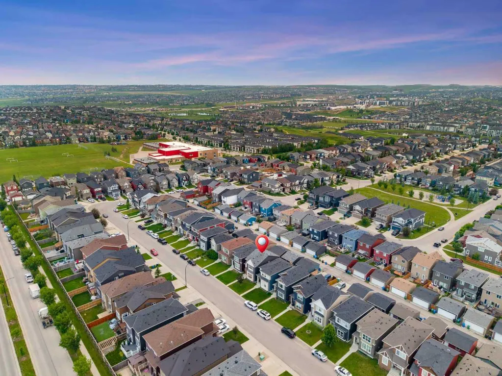 115 Evansborough Crescent NW Calgary AB T3P 0M3