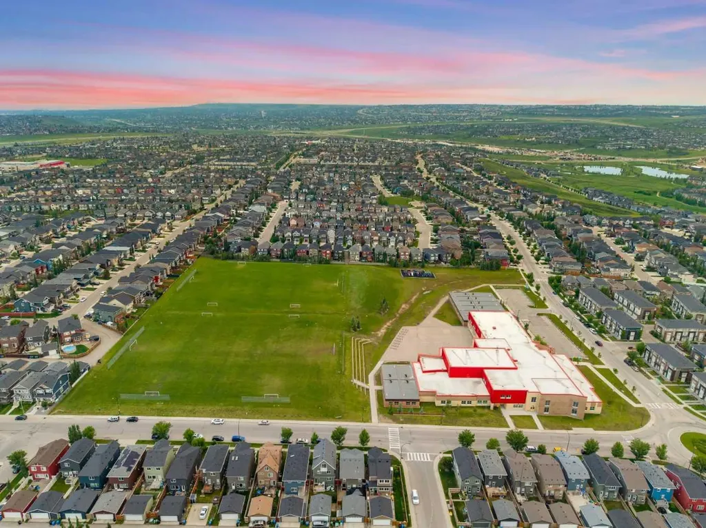 115 Evansborough Crescent NW Calgary AB T3P 0M3