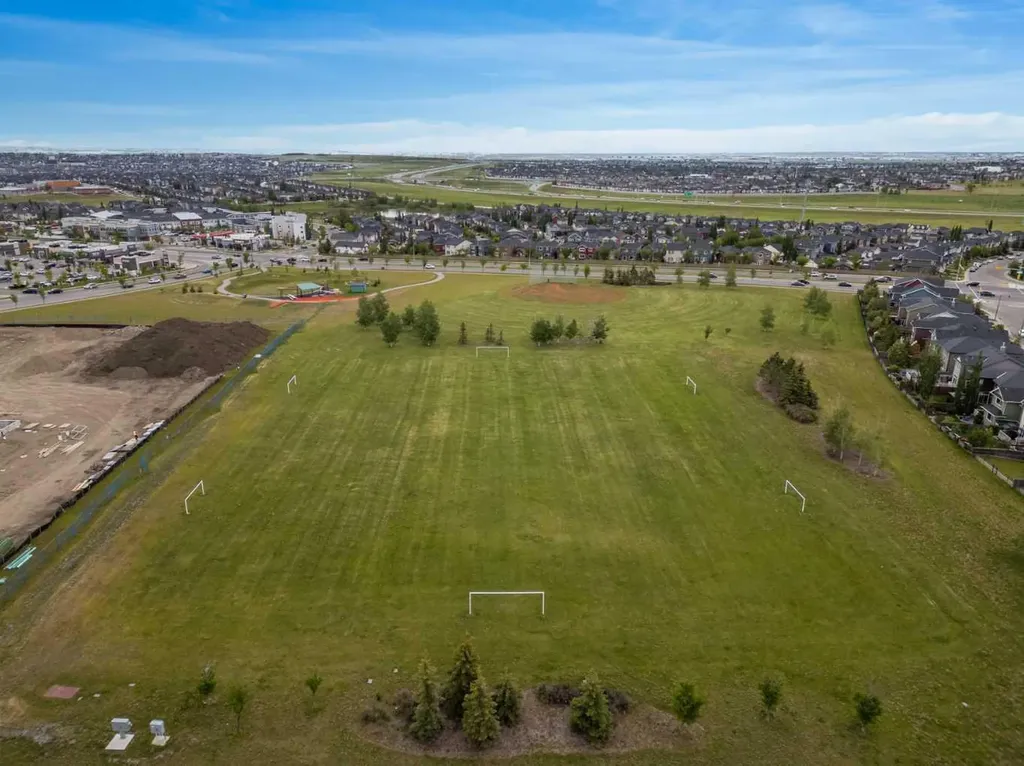115 Evansborough Crescent NW Calgary AB T3P 0M3