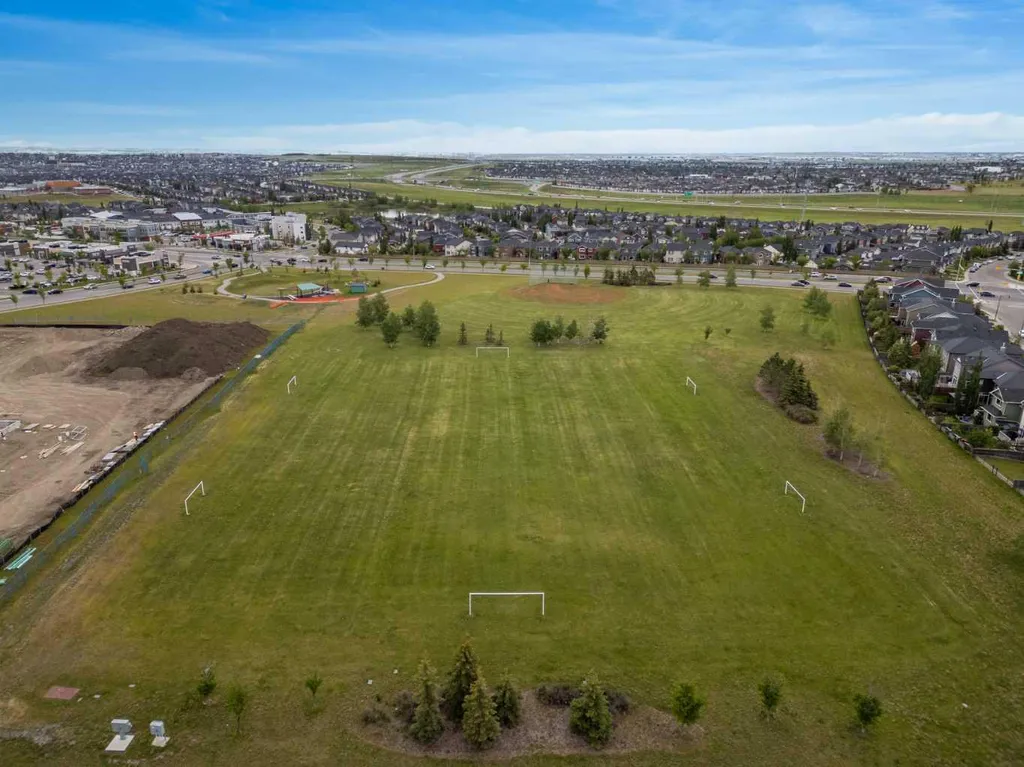 115 Evansborough Crescent NW Calgary AB T3P 0M3