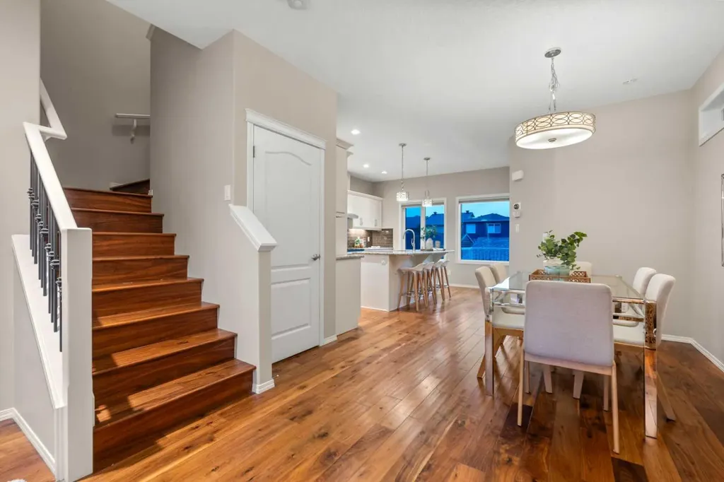115 Evansborough Crescent NW Calgary AB T3P 0M3