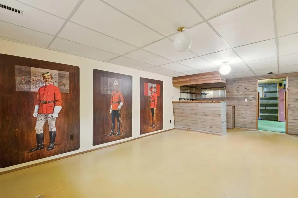 146 Oakmoor Place SW Calgary AB T2V 4A3