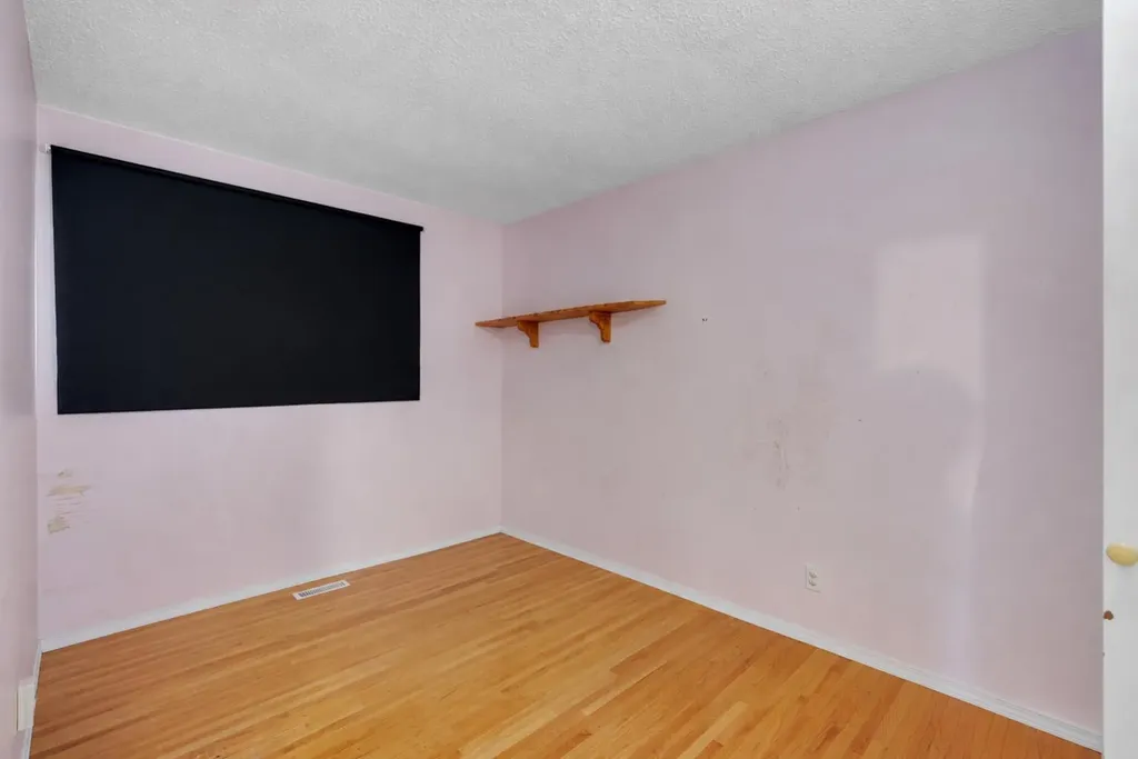 4824 Vegas Way NW Calgary AB T3A 1W1