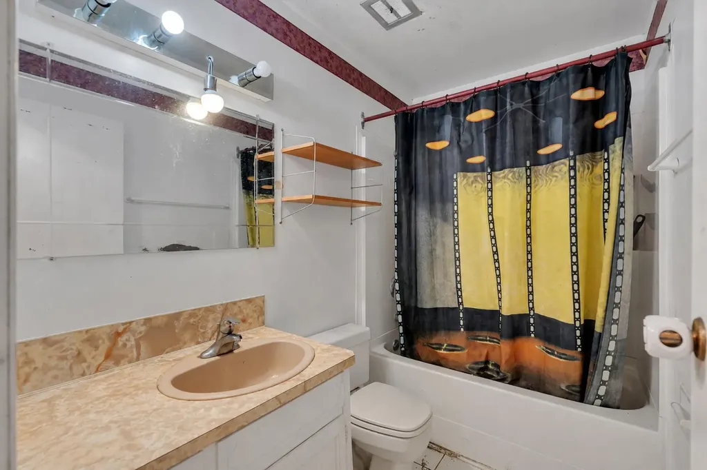 4824 Vegas Way NW Calgary AB T3A 1W1