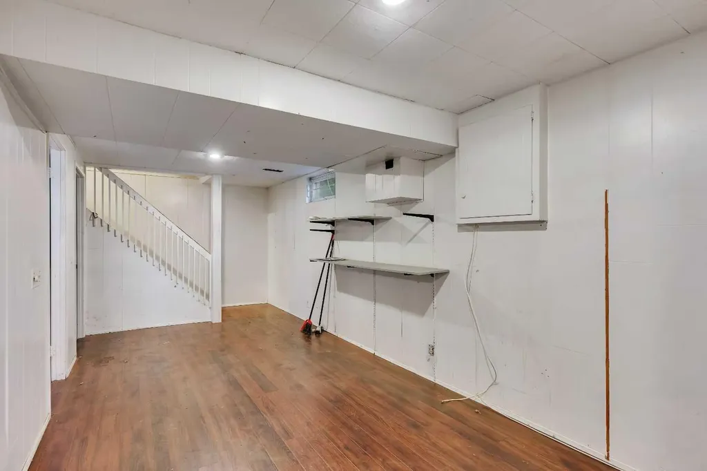 4824 Vegas Way NW Calgary AB T3A 1W1