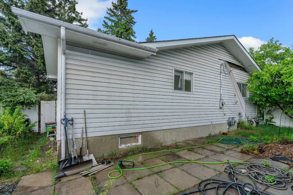 4824 Vegas Way NW Calgary AB T3A 1W1