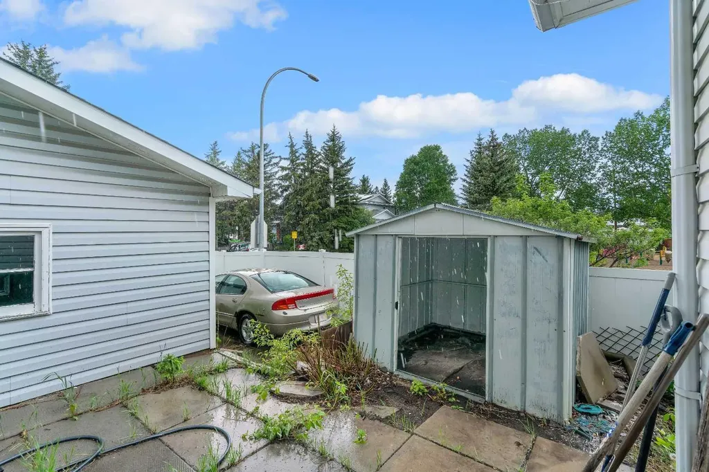 4824 Vegas Way NW Calgary AB T3A 1W1