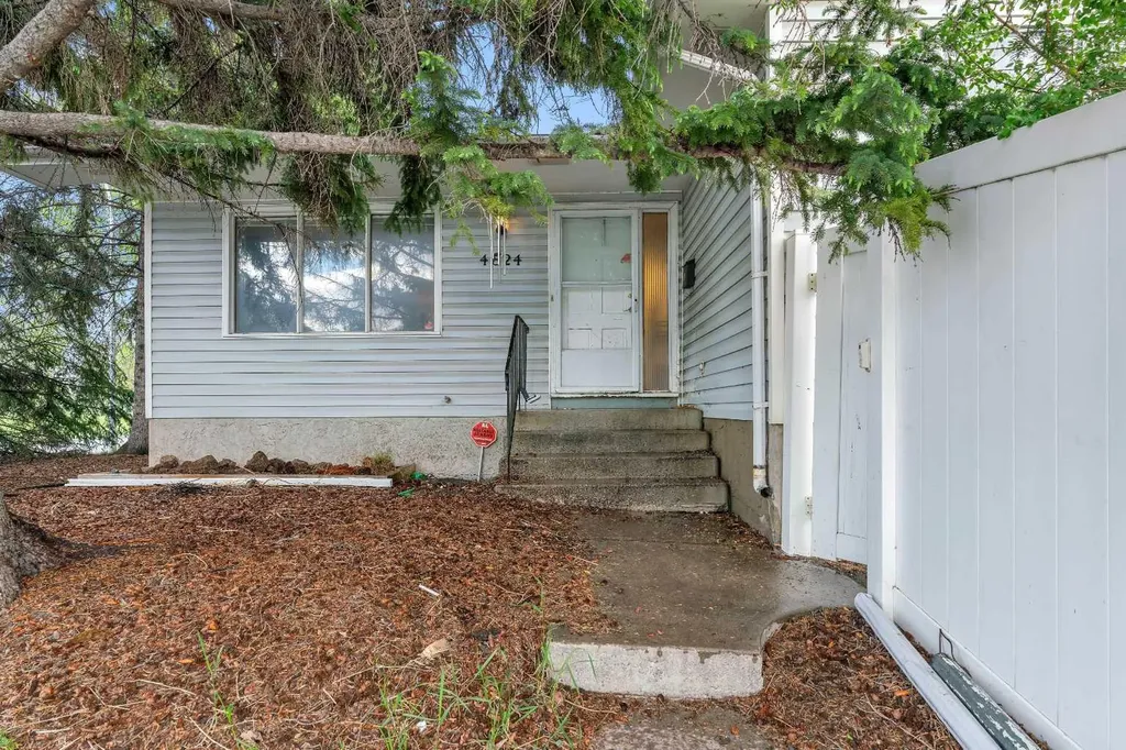 4824 Vegas Way NW Calgary AB T3A 1W1