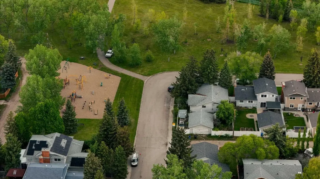 4824 Vegas Way NW Calgary AB T3A 1W1