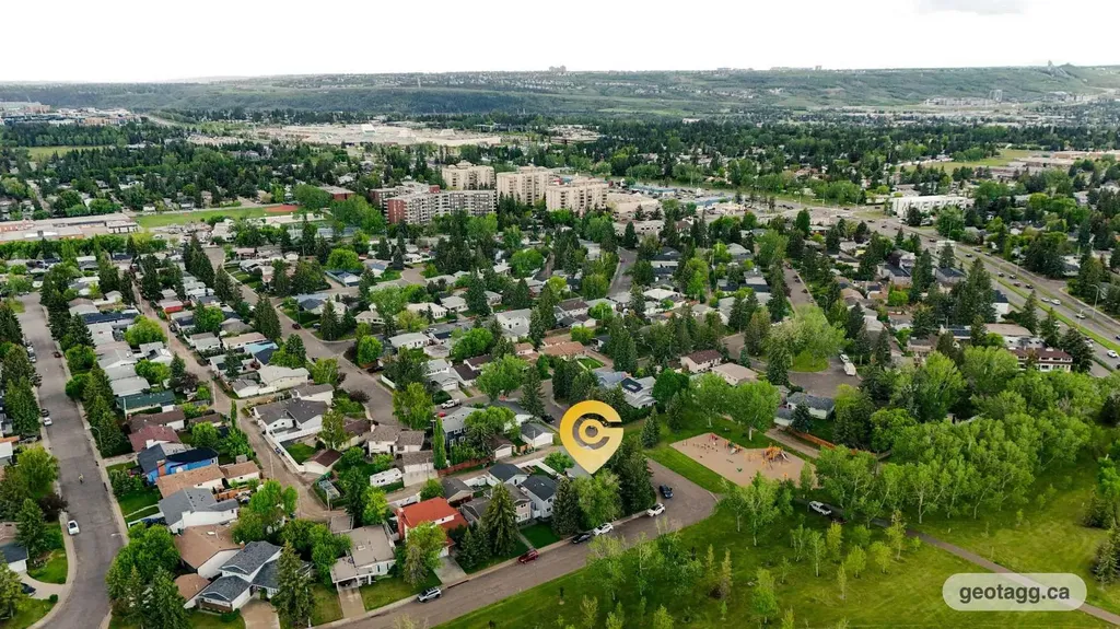 4824 Vegas Way NW Calgary AB T3A 1W1