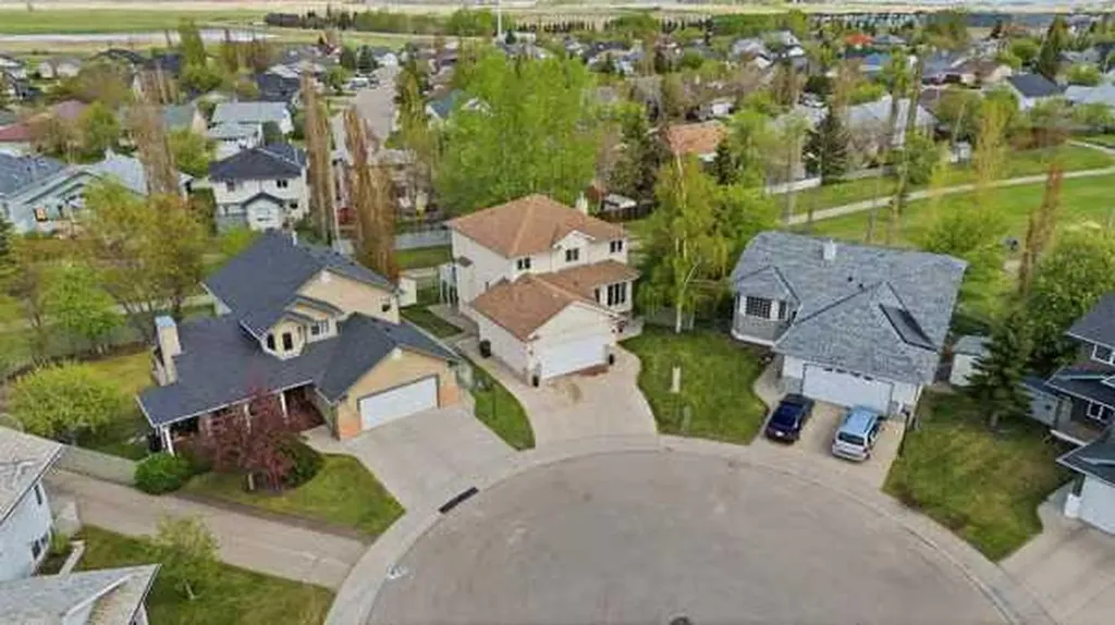 6 Cambria Place Strathmore AB T1P 1L9