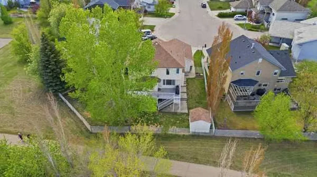 6 Cambria Place Strathmore AB T1P 1L9