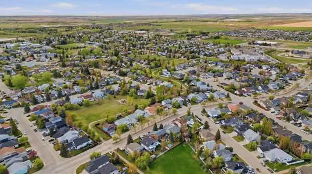 6 Cambria Place Strathmore AB T1P 1L9