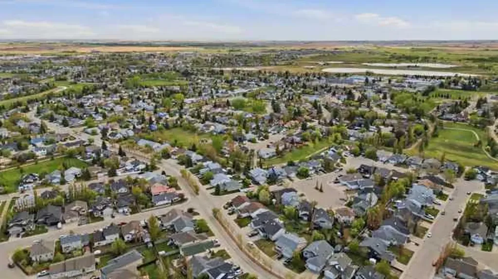 6 Cambria Place Strathmore AB T1P 1L9