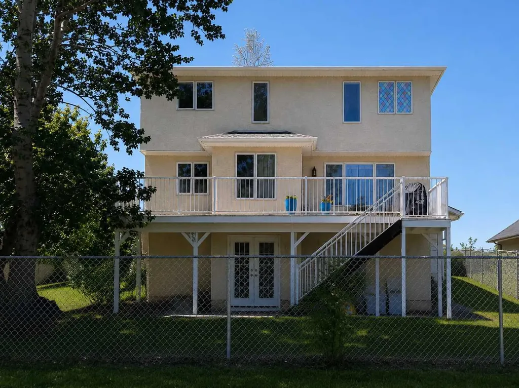 6 Cambria Place Strathmore AB T1P 1L9