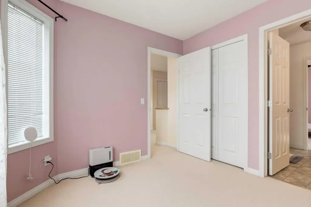 324 Evermeadow Road SW Calgary AB T2Y 4X2