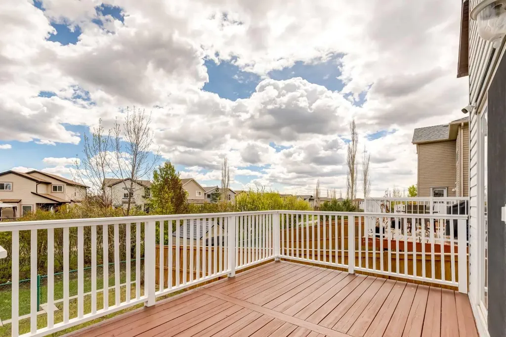 324 Evermeadow Road SW Calgary AB T2Y 4X2