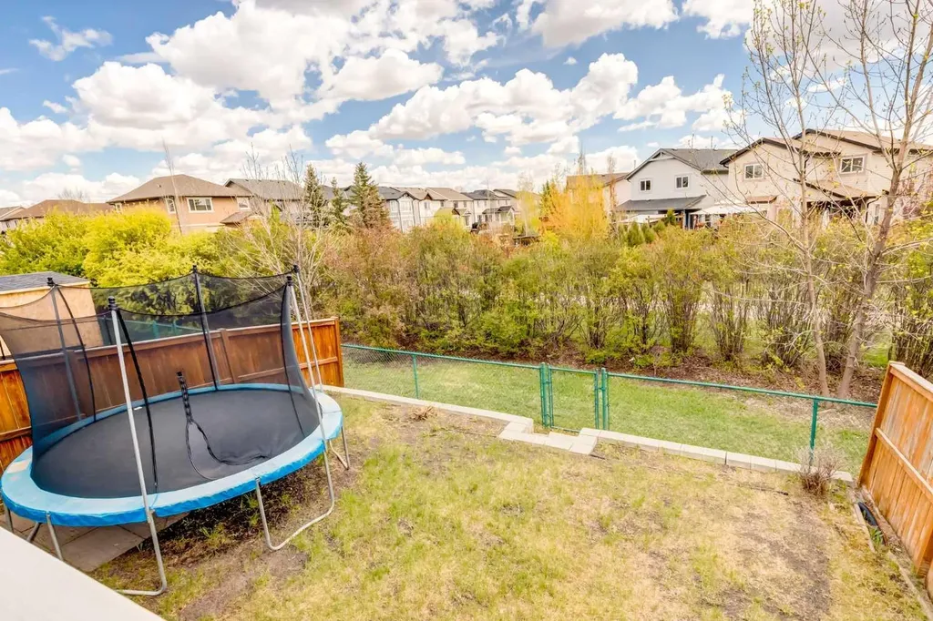 324 Evermeadow Road SW Calgary AB T2Y 4X2