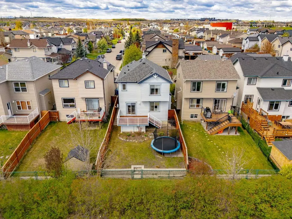 324 Evermeadow Road SW Calgary AB T2Y 4X2