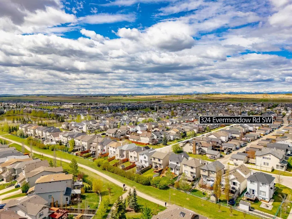 324 Evermeadow Road SW Calgary AB T2Y 4X2
