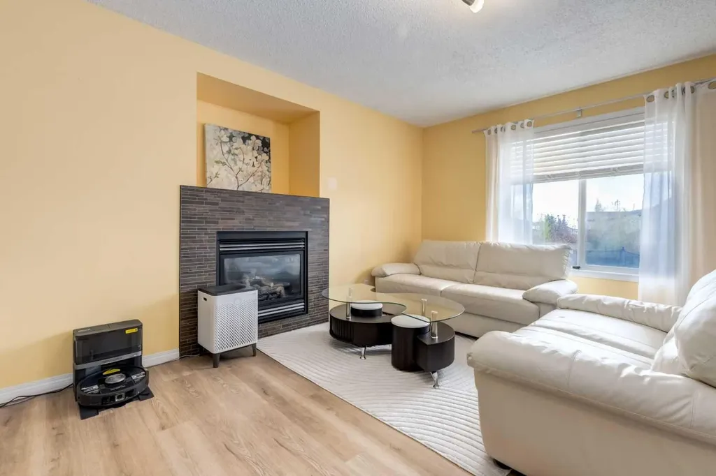 324 Evermeadow Road SW Calgary AB T2Y 4X2