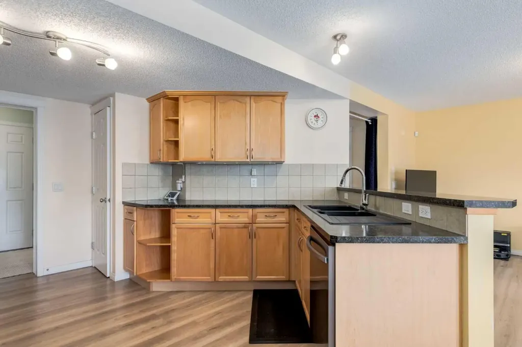 324 Evermeadow Road SW Calgary AB T2Y 4X2