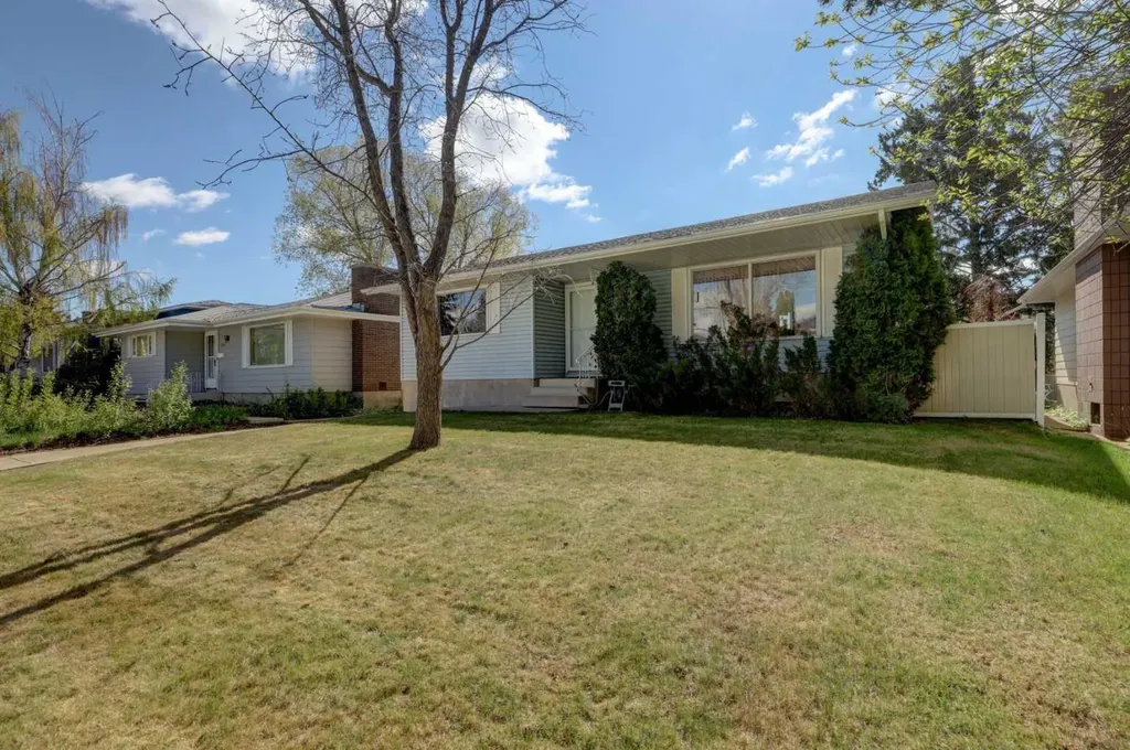 255 Huntcroft Road NE Calgary AB T2K 4E1