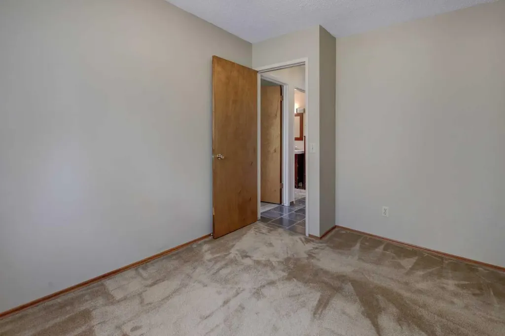 255 Huntcroft Road NE Calgary AB T2K 4E1