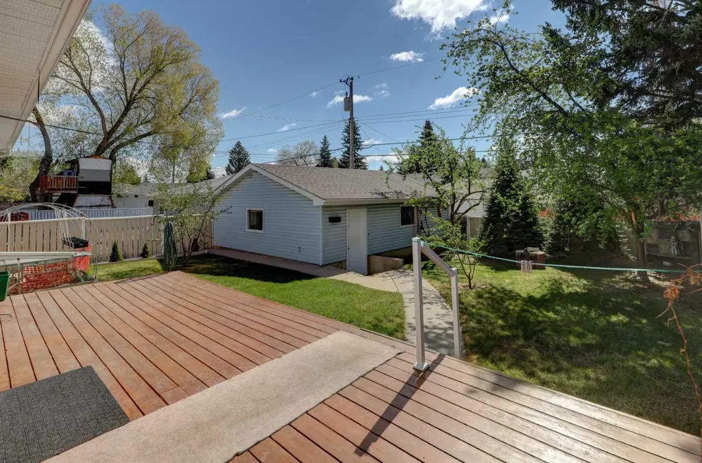 255 Huntcroft Road NE Calgary AB T2K 4E1