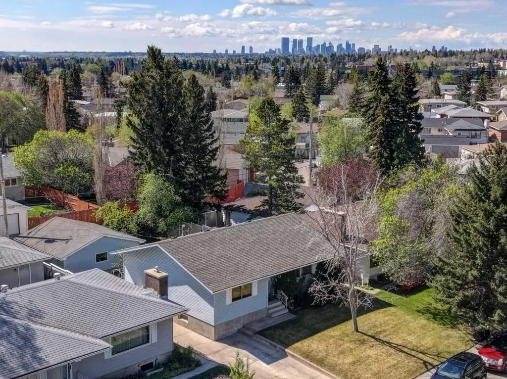 255 Huntcroft Road NE Calgary AB T2K 4E1