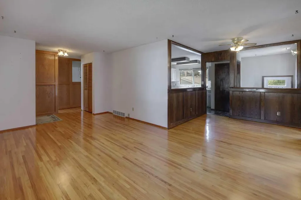 255 Huntcroft Road NE Calgary AB T2K 4E1