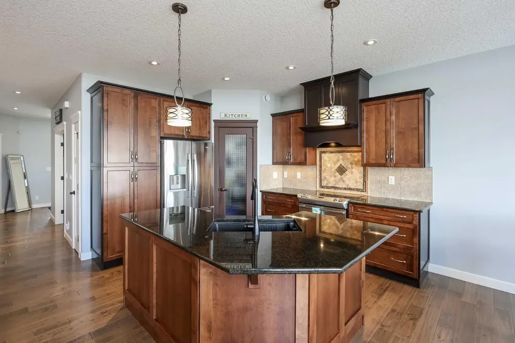 146 Sutherland Close Red Deer AB T4R 0L5