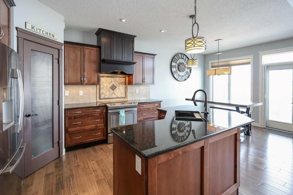 146 Sutherland Close Red Deer AB T4R 0L5