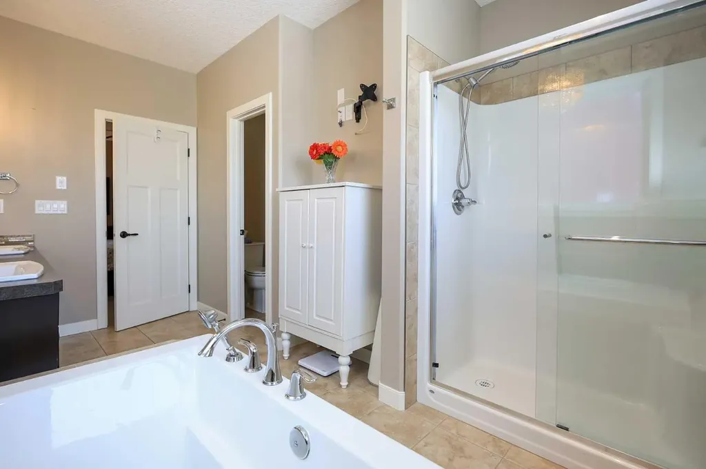 146 Sutherland Close Red Deer AB T4R 0L5